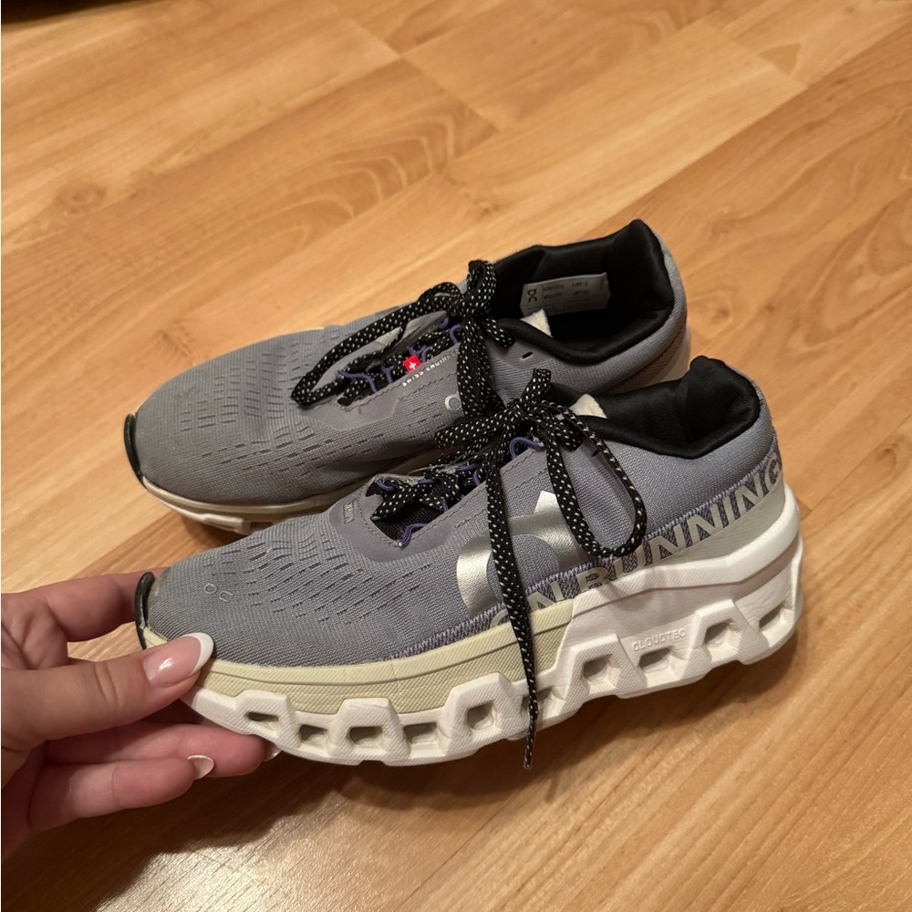 On Running Women's Gray, Green, and White Sneakers